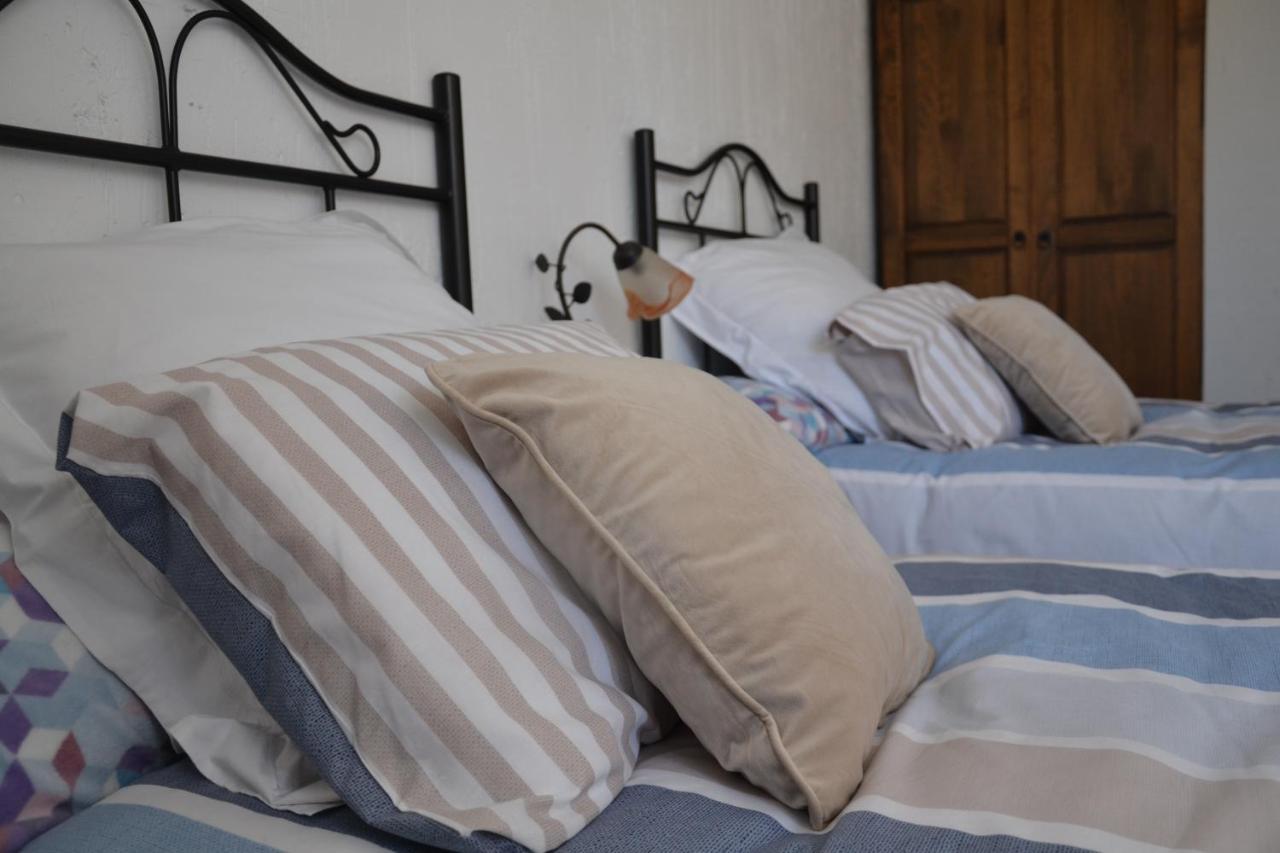 Apartamentos La Sierra Villalba de la Sierra Bagian luar foto