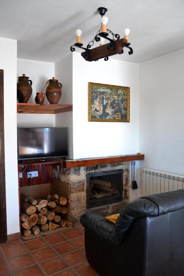 Apartamentos La Sierra Villalba de la Sierra Bagian luar foto